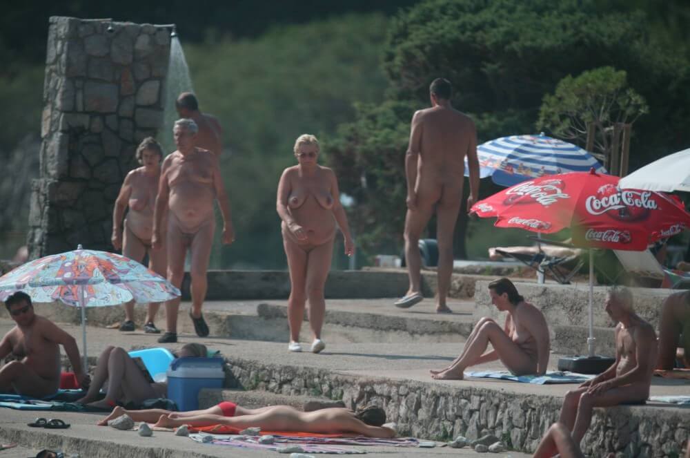 Cove Pyramid Shower Top pics - Nudity as an expression of natural beauty
