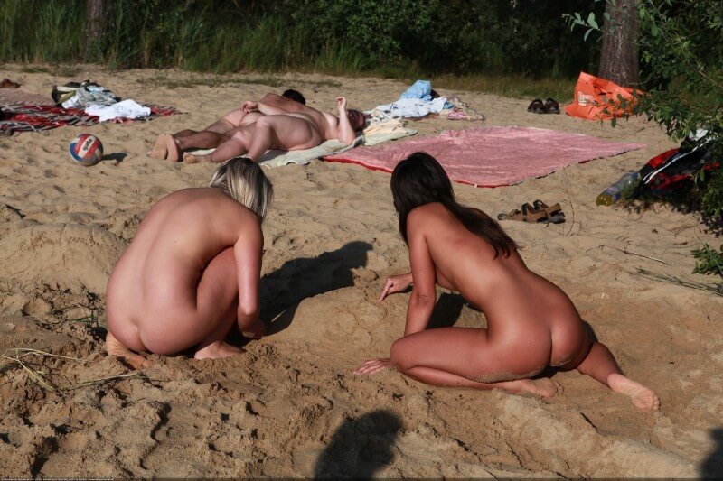Creekside activity Big Photo gallery - Nudism helps you get rid of insecurities and clothes