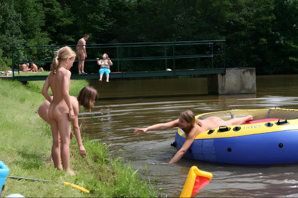 Naked Body gallery - A nudist promotes tolerance and respect for others