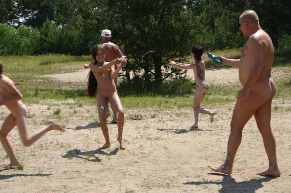 Kiev Group Painting Wild pics - Nudism improves health and boosts self-esteem