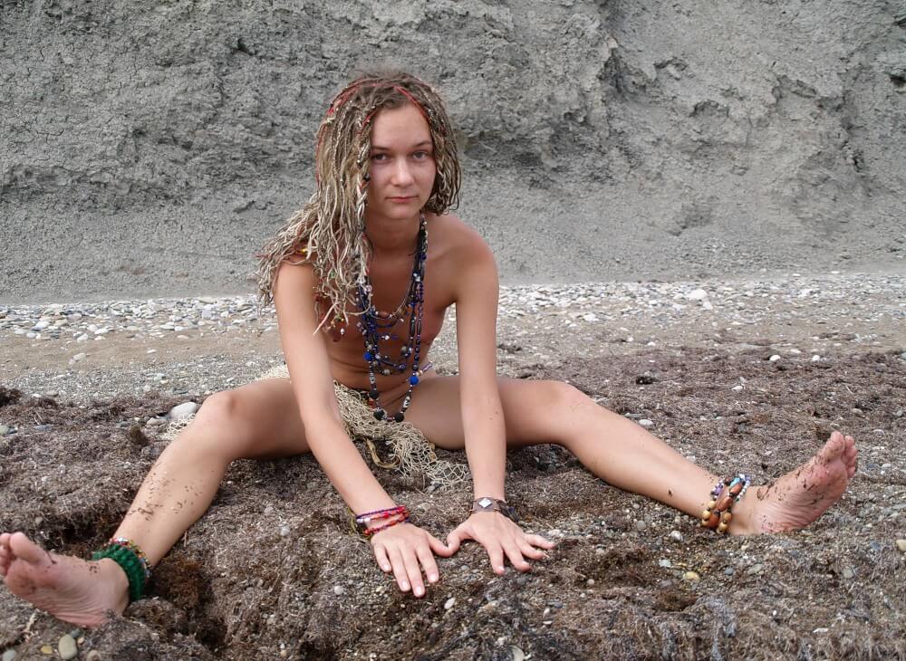 Naturists Rocky Stream Pixie Girls photos - Naturists value tranquility and peace