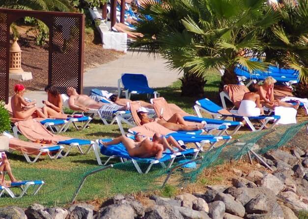 Enature - Les textiles - Accepting oneself fully is the foundation of naturism