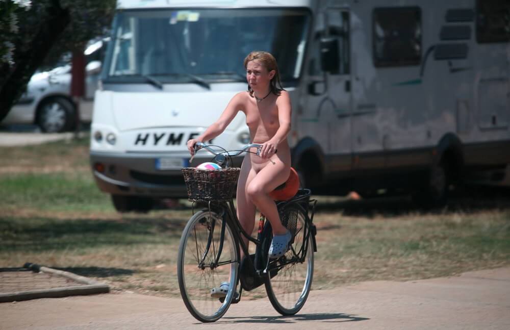 Leaving the Outdoor Site pics - Naturists live in harmony with nature