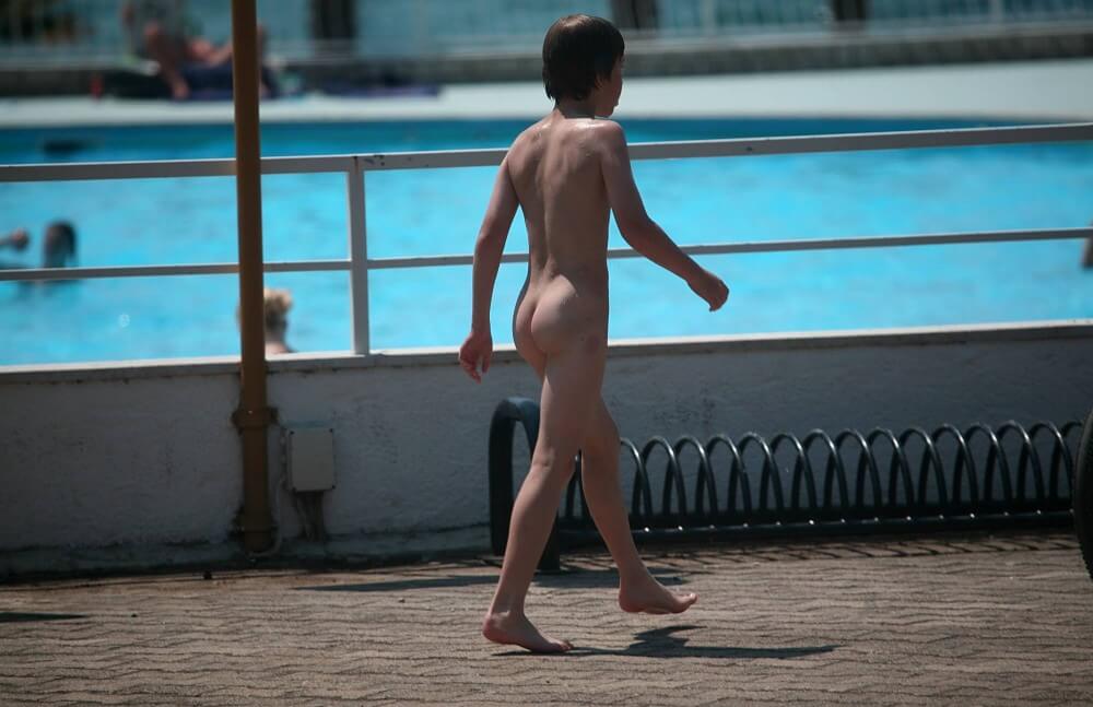 Grassy Patio Nature Hike - Simplicity and naturalness are valued in nudism