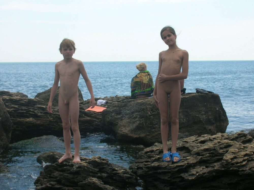 Beach Rocking Profile pics - Nudity is an expression of natural beauty