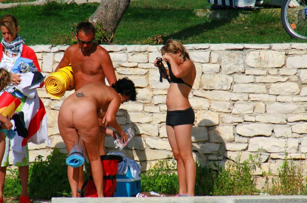 Ula FKK Sisters Day photo gallery - Peace and tranquility are goals for those who choose nudism and naturism