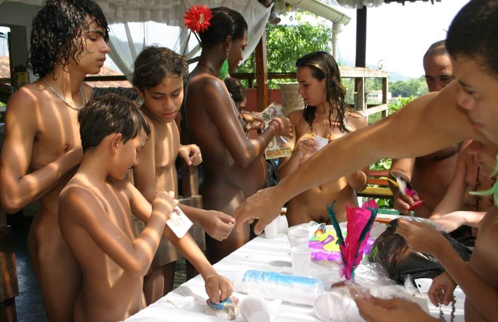 Brazilian Sunshine Beauty photos - The community of naturist movement supporters and their values