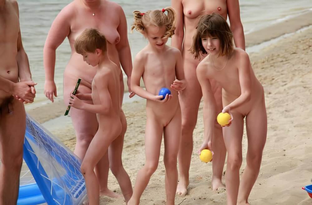 Lezero family games big gallery - Boundaries disappear in the world of nudism