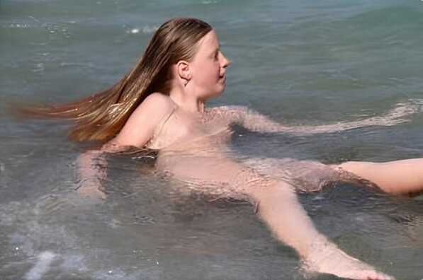Turqoise Water Splash pics - The Impact of Naturism on Physical and Psycho-Emotional Health