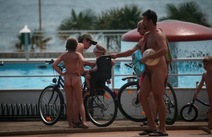 Freedom on two wheels: how cycling and hiking enrich the lives of nudists - Freedom of choice and honesty are key ideas in naturism and nudism