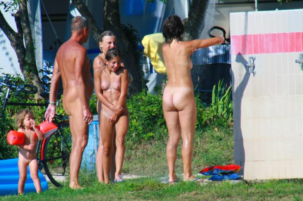 Ula FKK Water Toy pics - Nudism is freedom without limits