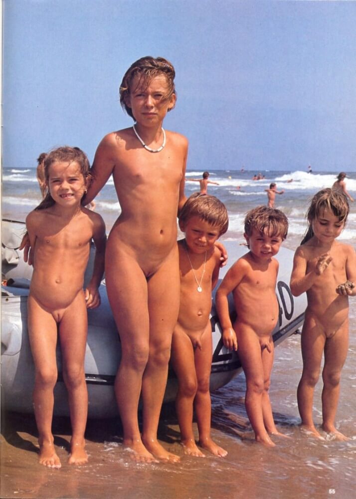 Jung und Frei Nr 2 - A basic understanding of naturism is necessary