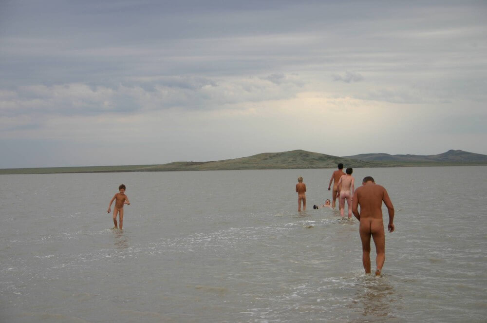 Black-Sea Body Mud Shots pics - The idea of self-acceptance and self-respect is important among naturists