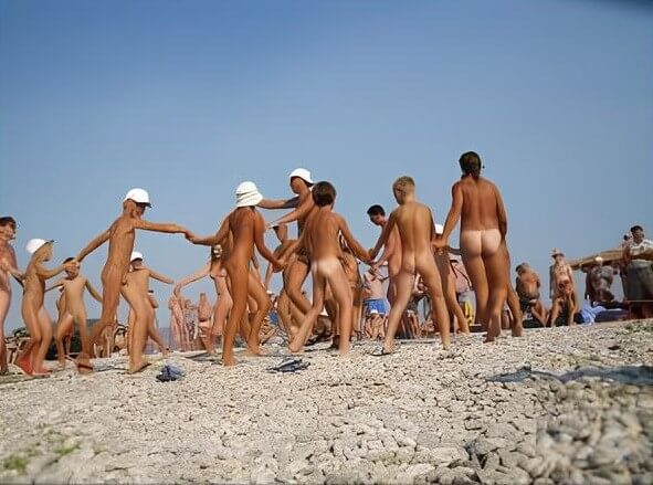 Premium Content # 37 - Living freely and naturally is the dream of naturism and nudism advocates