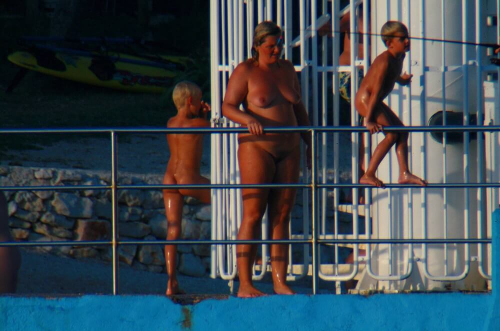 Uka FKK Water Play - Naturists love sunlight and fresh air