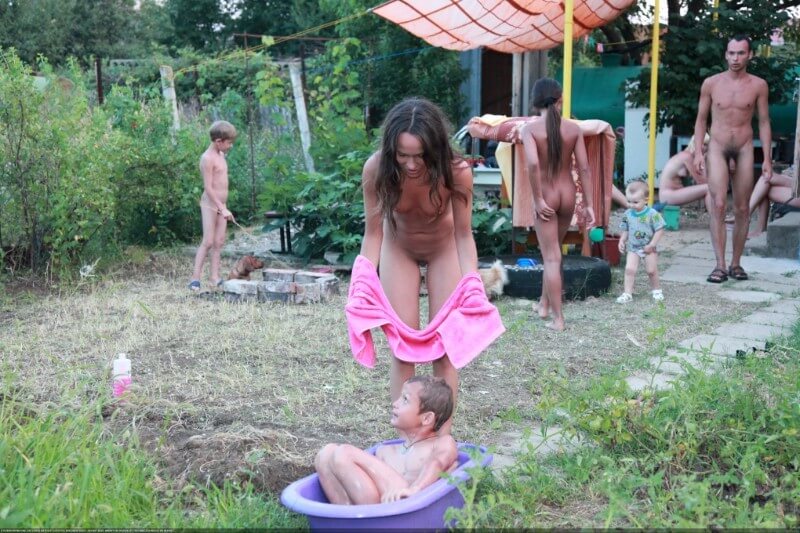 Green barrel of fun-grassy fields of gold photos - Visit a nudist beach
