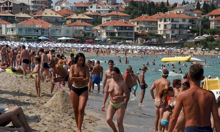 Enature - resort in solar Bulgaria - Pure naturism teaches us to accept ourselves and others without judgment or criticism