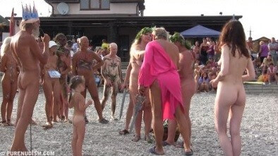Cool Day At The Beach 4 - A nudist values simplicity and naturalness in life