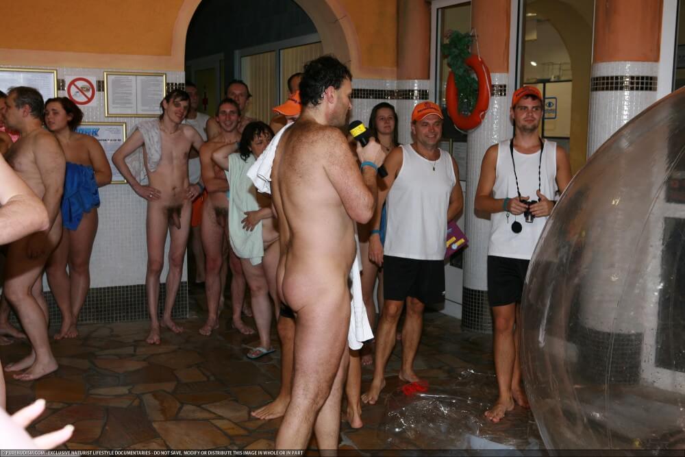 Naturism photo gallery # 56 - The community of naturist movement supporters