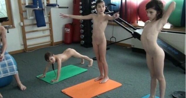 Piano, pool and tennis Full HD - Love for oneself and nature is the foundation of the naturist and nudist lifestyle