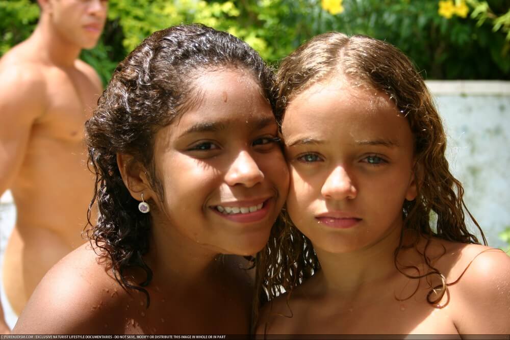 Tropical Naturism gallery - Clothing is a barrier for a nudist