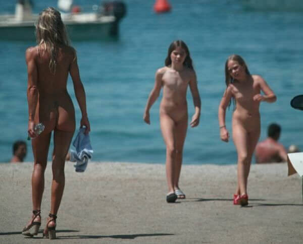 The nudism country photos - Nudism is a way to improve health and boost self-esteem