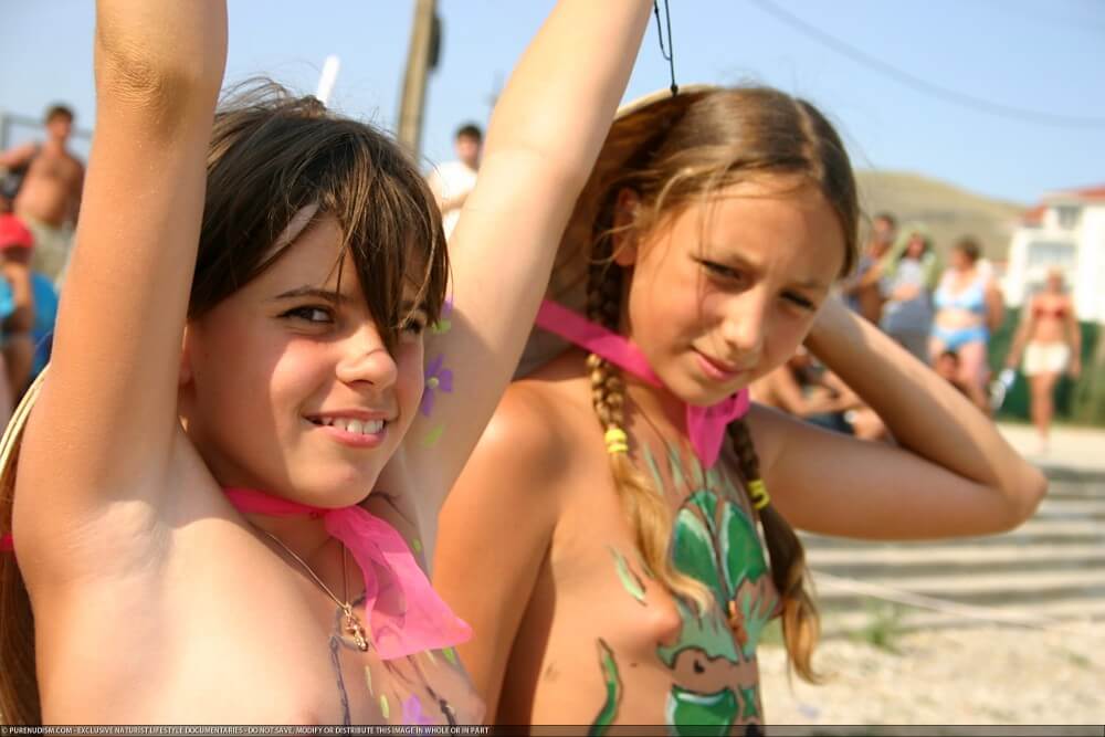 Premium Content # 25 - Beautiful family nudism