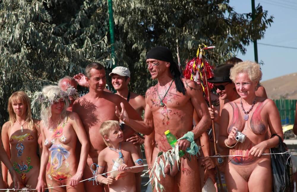 Naturist Day From Behind pics - It helps people understand that the naked body is not an object to be judged