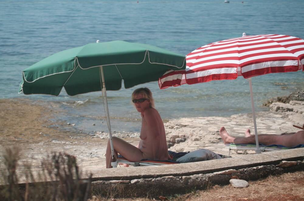 FKK Beachline Front pics - Differences between nudists and naturists