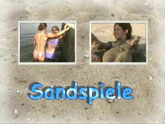 Naturistin: Sandspiele - Boundaries disappear in the world of nudism