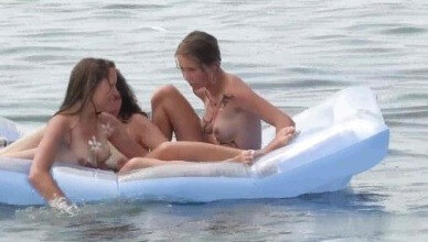 Body Art Nudist Beach 2 video Full HD - Im also interested in naturism, but I have no experience yet