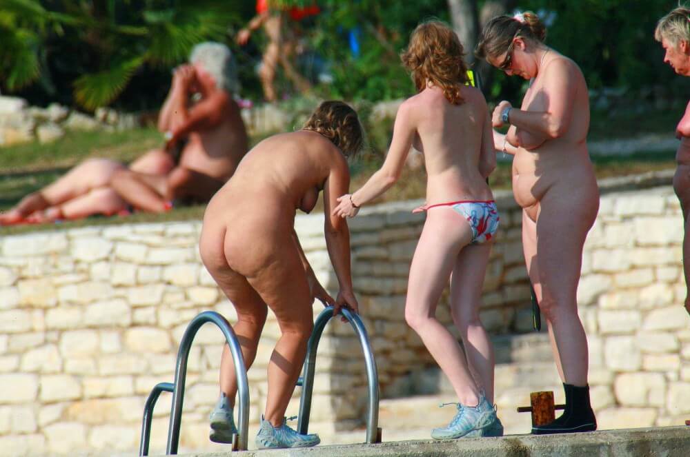 Ula FKK Exploration Family pics - Nudism strengthens friendships and mutual respect among people