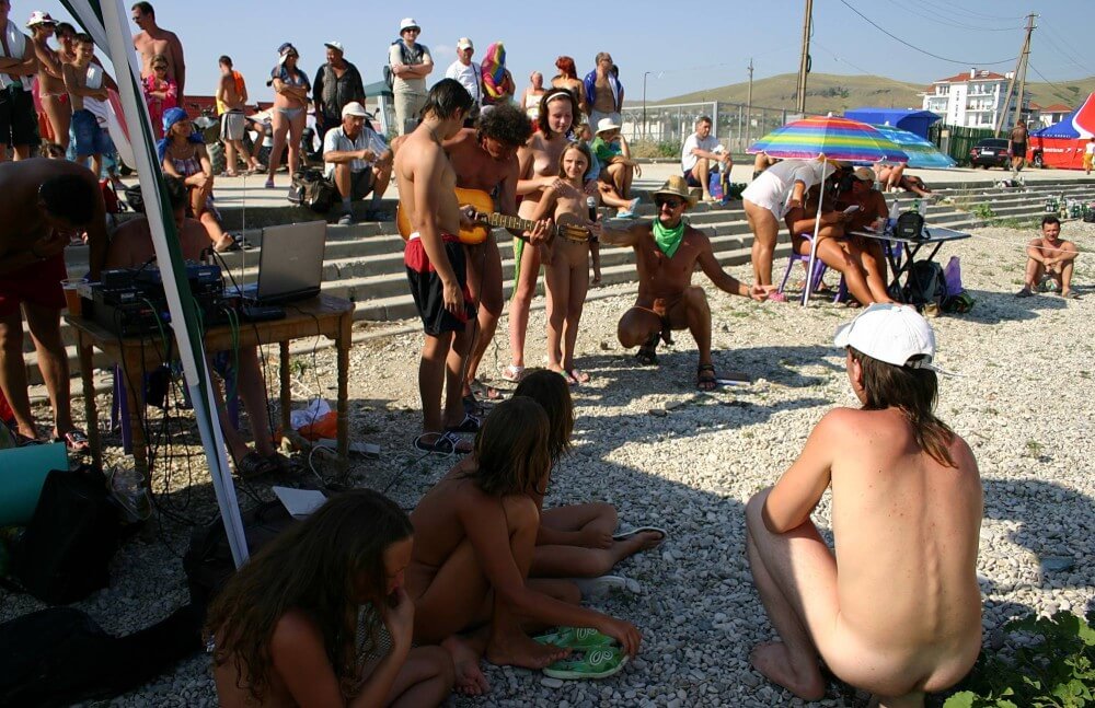 Nude Party By The Steps pics - Belief in oneself and ones own strengths are important qualities for practitioners of naturism and nudism