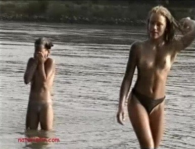 Naturistin: Dirty Girls - International Naturist Federation