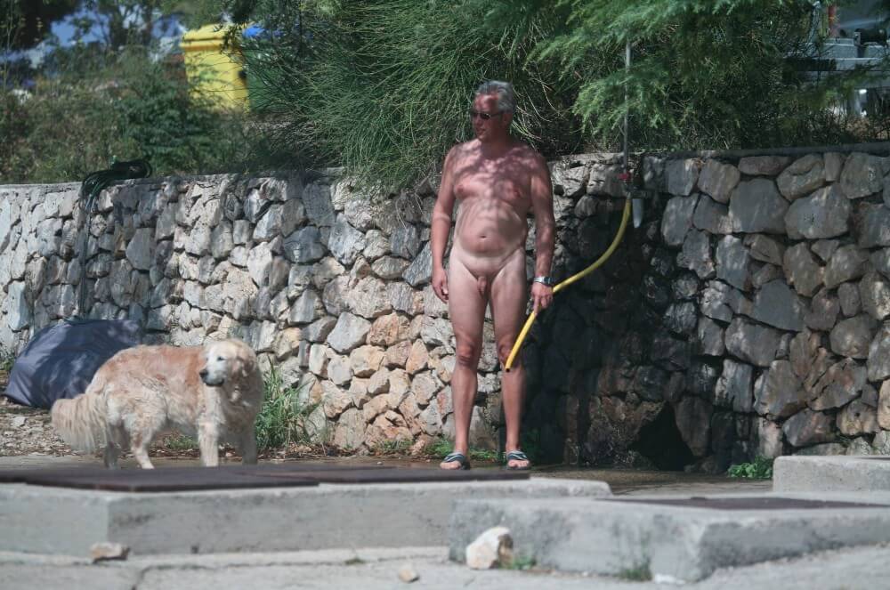 Shower-Wall Bath Parents pics - Active naturists on vacation