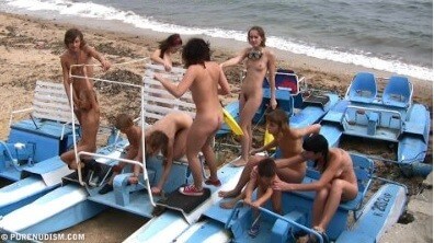 A group of naturists at sea - Nudity helps overcome insecurities and fears
