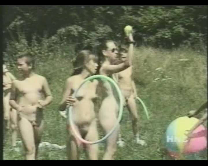 Helios Natura: Nudi Youth Weekend - Nudists appreciate and love nature