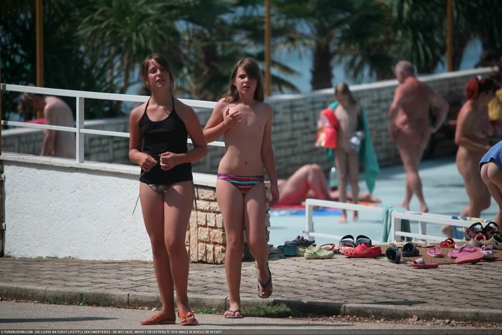 FKK Water Locations Set 1 - Nudism helps to overcome shyness and insecurities