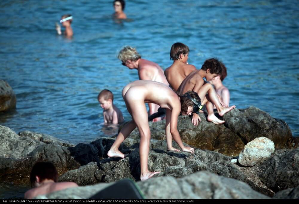 Summer day on the Black Sea photos - Nudist practices help foster respect for differences and individuality