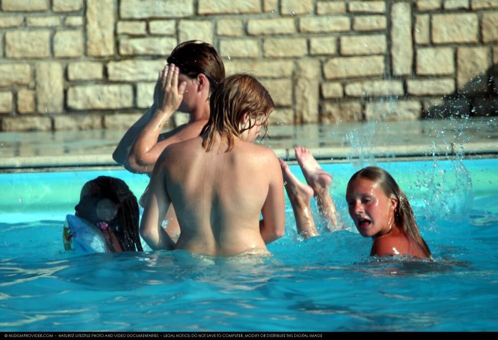 FKK water locations set 22 - In nude recreation, harmony with nature and inner balance are important