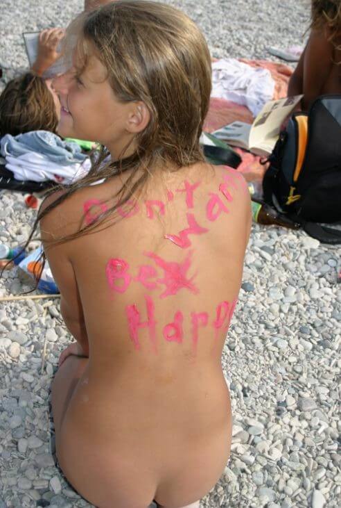 Osez vivre nu… Documentary naturism - The body looks beautiful and natural in its natural, unadorned state